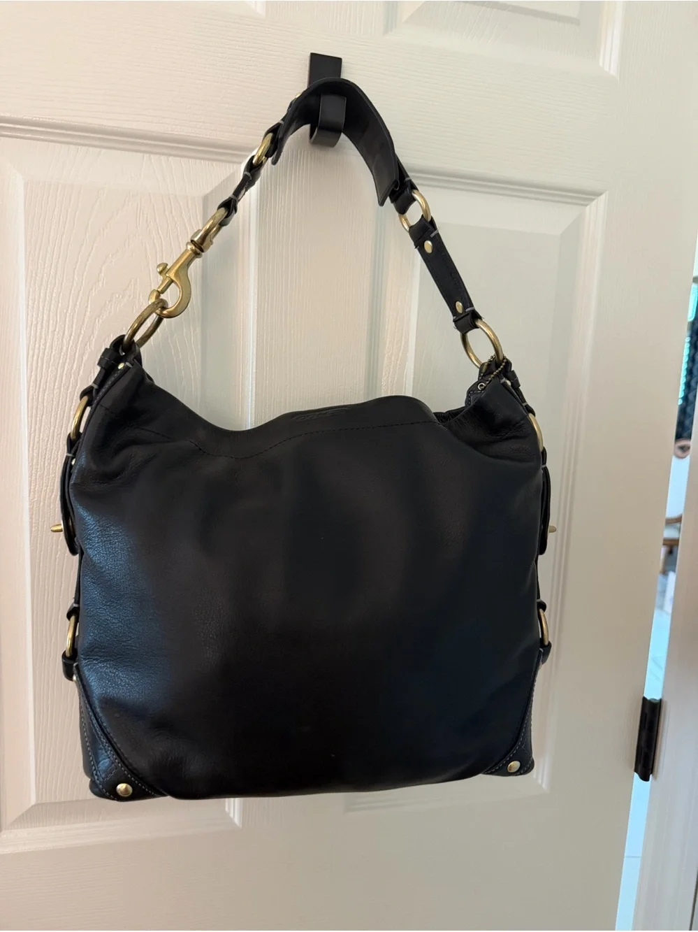 Coach Black Leather Shoulder Bag with Gold Hardware - In Excellent Condition